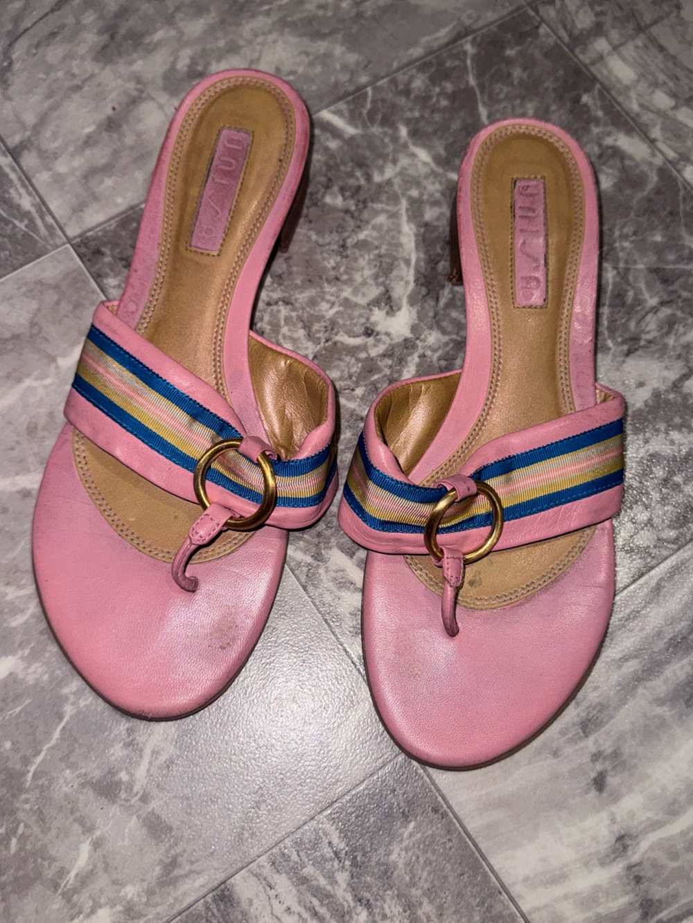 UNISA Women’s Pink Leather Mule Sandals Rainbow Strap Gold Ring Size